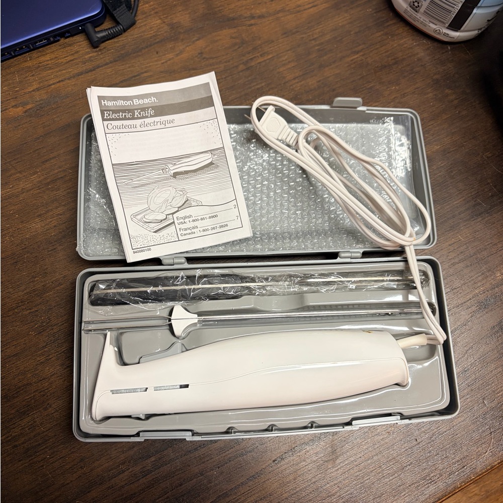 Hamilton Beach White Electric Knife Set